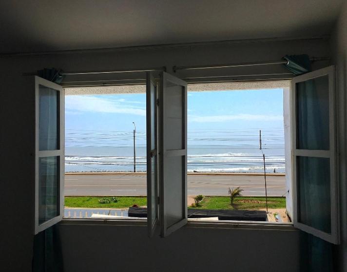 Pointbreak Surf Camp *