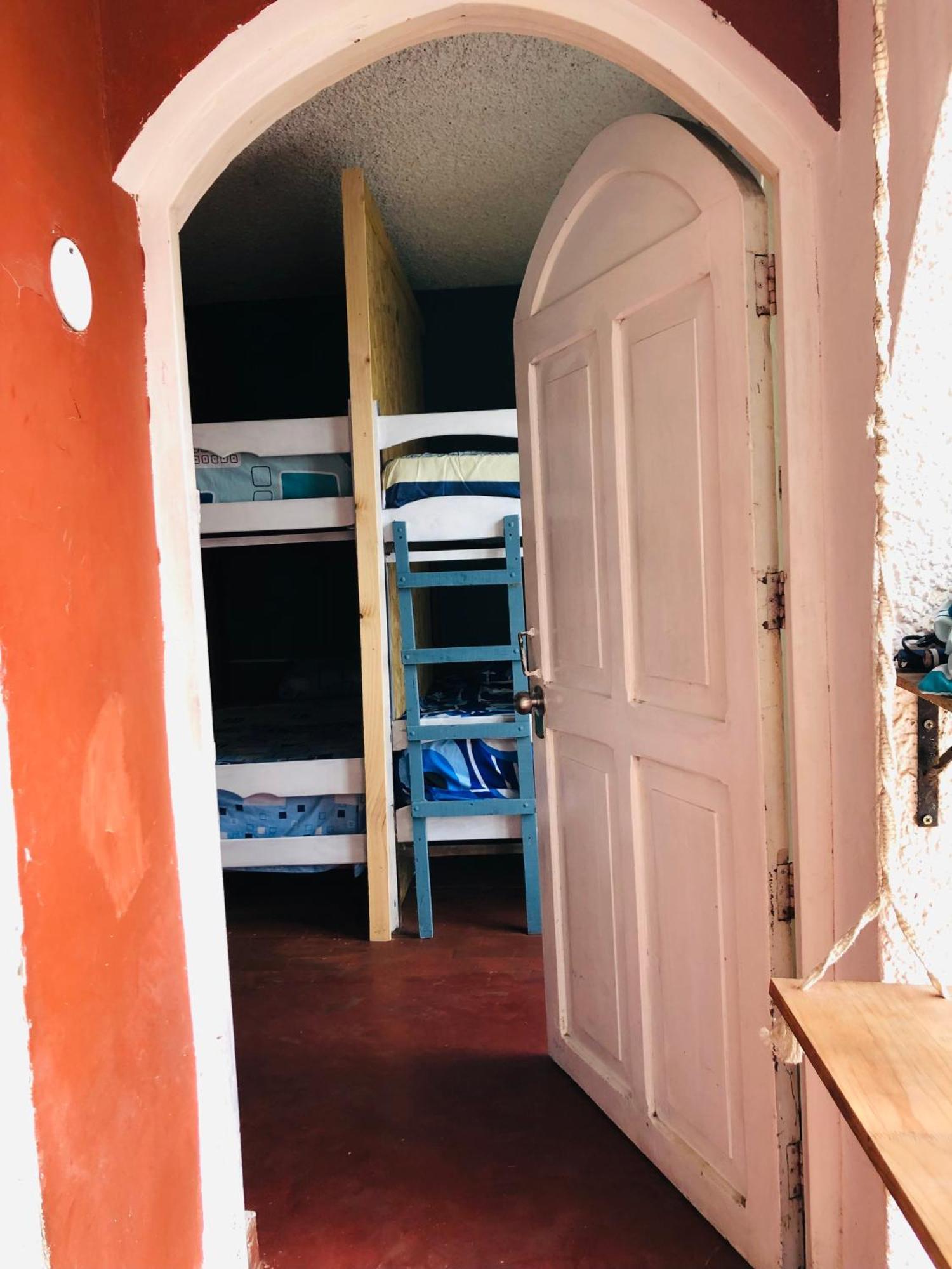 Hostal Pointbreak Surf Camp *